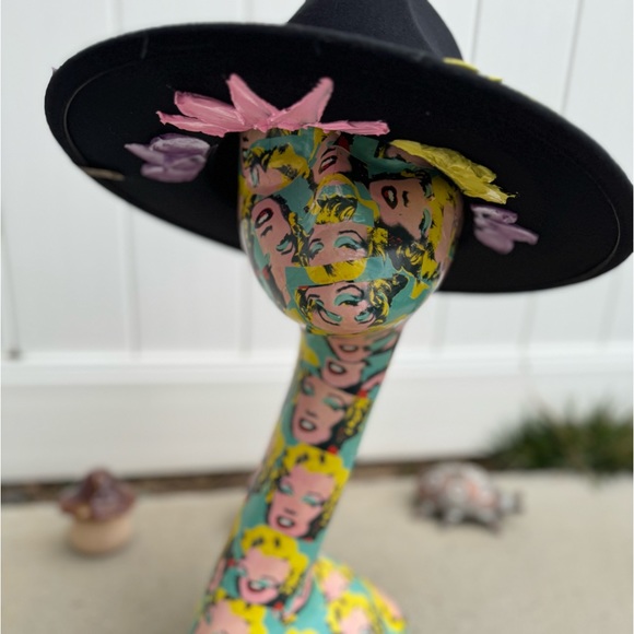 Hand painted hat - Picture 2 of 8
